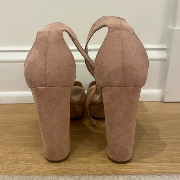 Heels - Picture 5 of 6